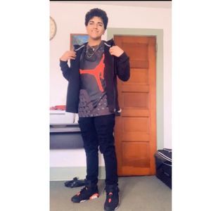 Meet your Posher, Anibal